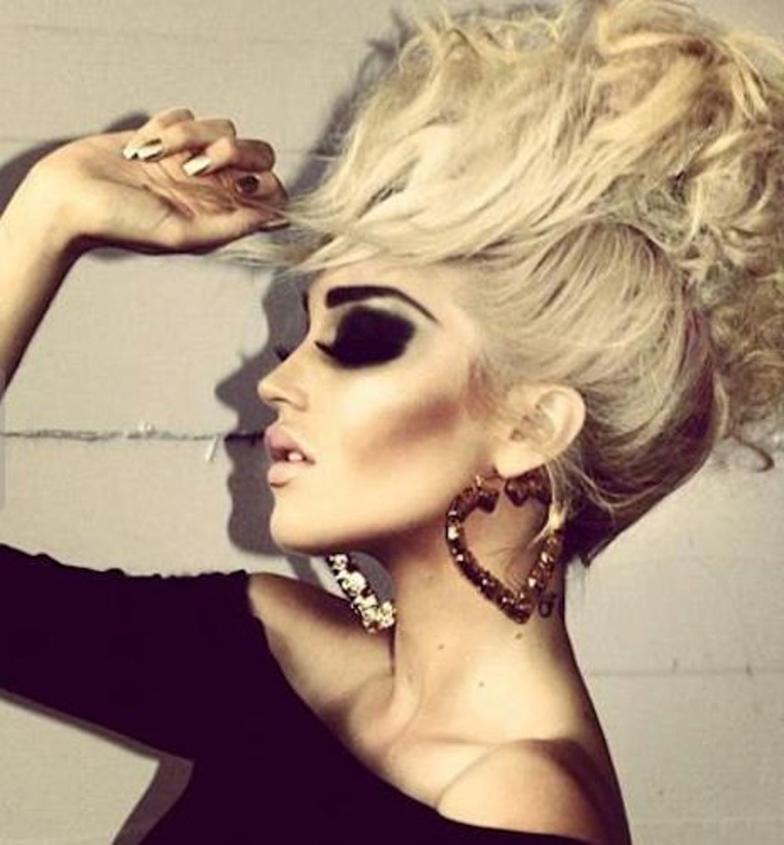 2.5 inch Large Heart Shaped Hoop Bamboo Earrings - Gold/Silver Heart Bamboo Style - Gift for Her Fashion Accessories Women Wear - Image 3