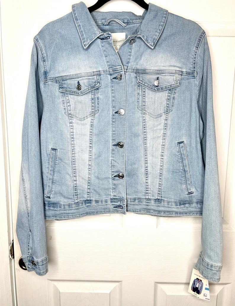 Vintage America Women's Classic Stretchy & Comfortable Fitted Basic White Denim Jacket - Image 3